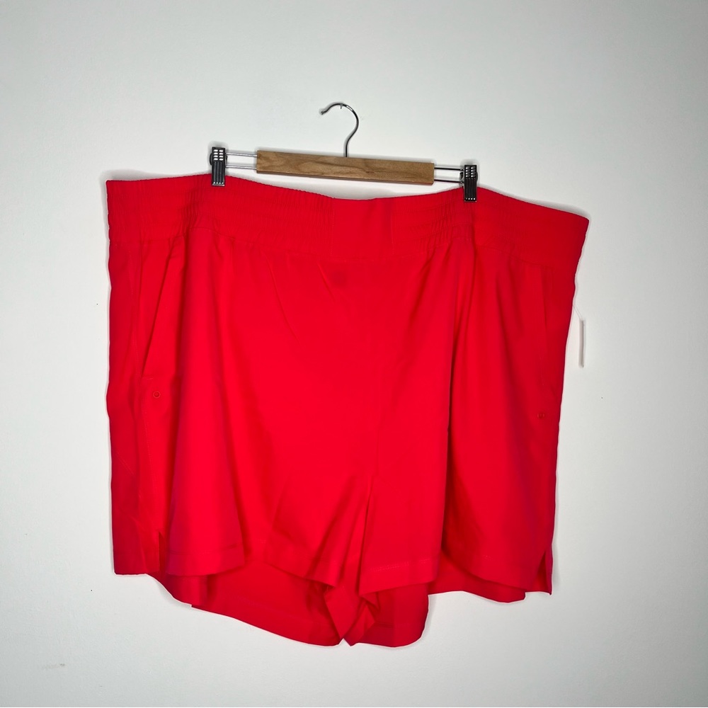 NWT Old Navy Stretch Tech 4 inch Inseam Workout Shorts Elastic Waist